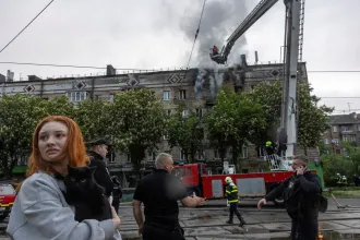 Ketten meghaltak Kijevben az újabb orosz dróntámadásban