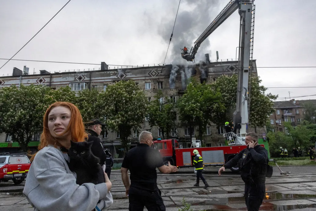 Ketten meghaltak Kijevben az újabb orosz dróntámadásban