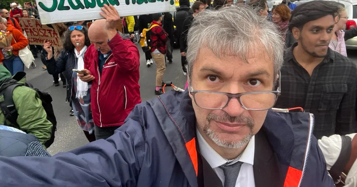 Két ember ellen indított eljárást a rendőrség Hadházyék keddi tüntetése utáni vonulás miatt