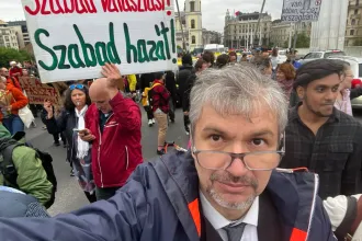 Két ember ellen indított eljárást a rendőrség Hadházyék keddi tüntetése utáni vonulás miatt