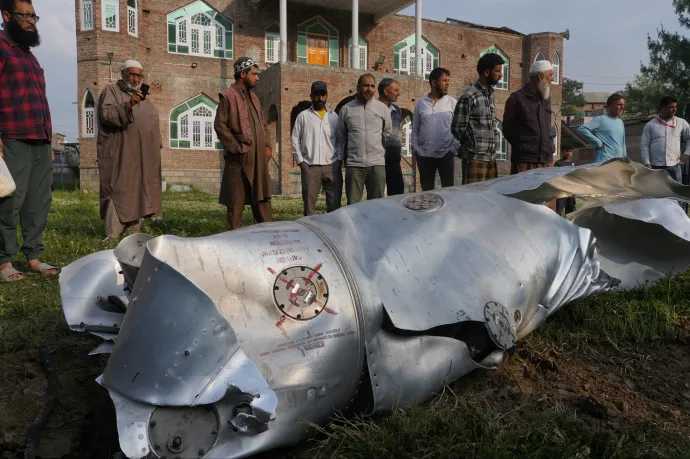 Pakisztán szerint huszonhatra emelkedett az indiai támadásban meghalt civilek száma