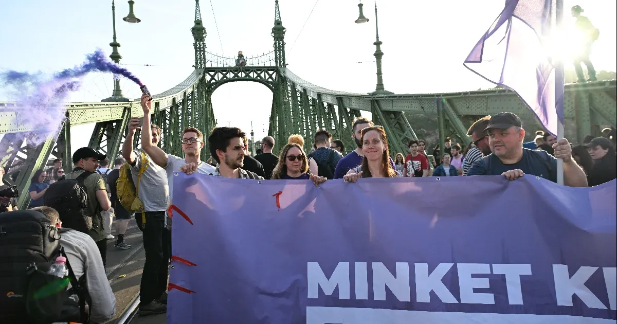 Ă–sszeĂĽl szerdán a Momentum elnöksĂ©ge, miután Fekete-GyĹ‘r a választásoktĂłl valĂł visszalĂ©pĂ©sre szĂłlĂtotta fel a pártot