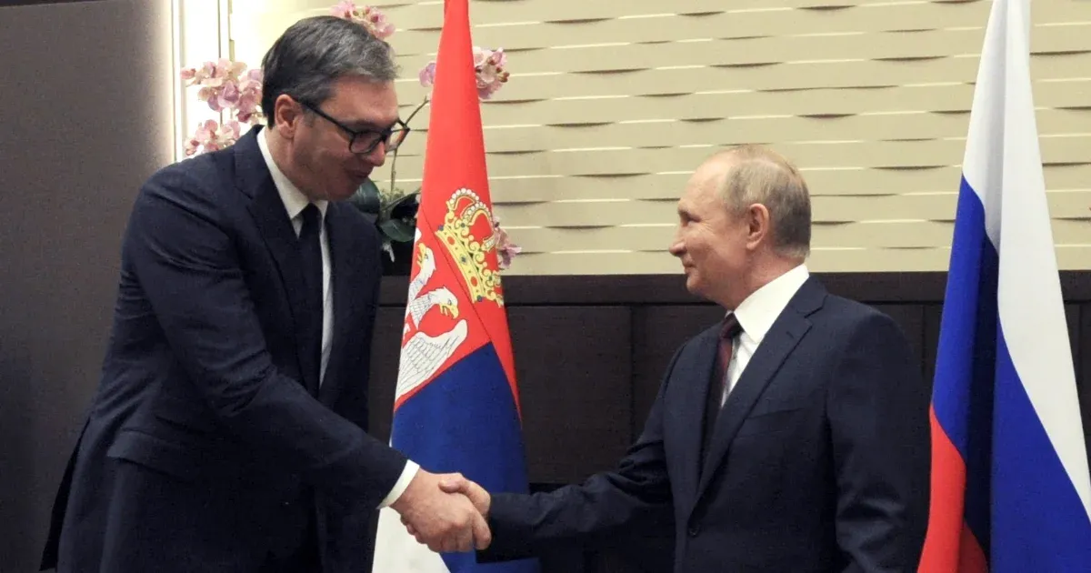Lettország és Litvánia is megtiltotta az oroszbarát Vučićnak, hogy a légterükön keresztül repüljön Moszkvába