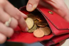 Tovább veszített az értékéből a lej az euróval szemben