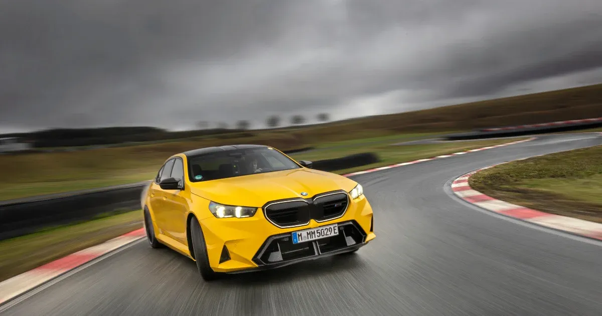 Az Ășj BMW M5 nehezebb, mint valaha, de vajon ettĆl rosszabb vele menni? KiprĂłbĂĄltuk