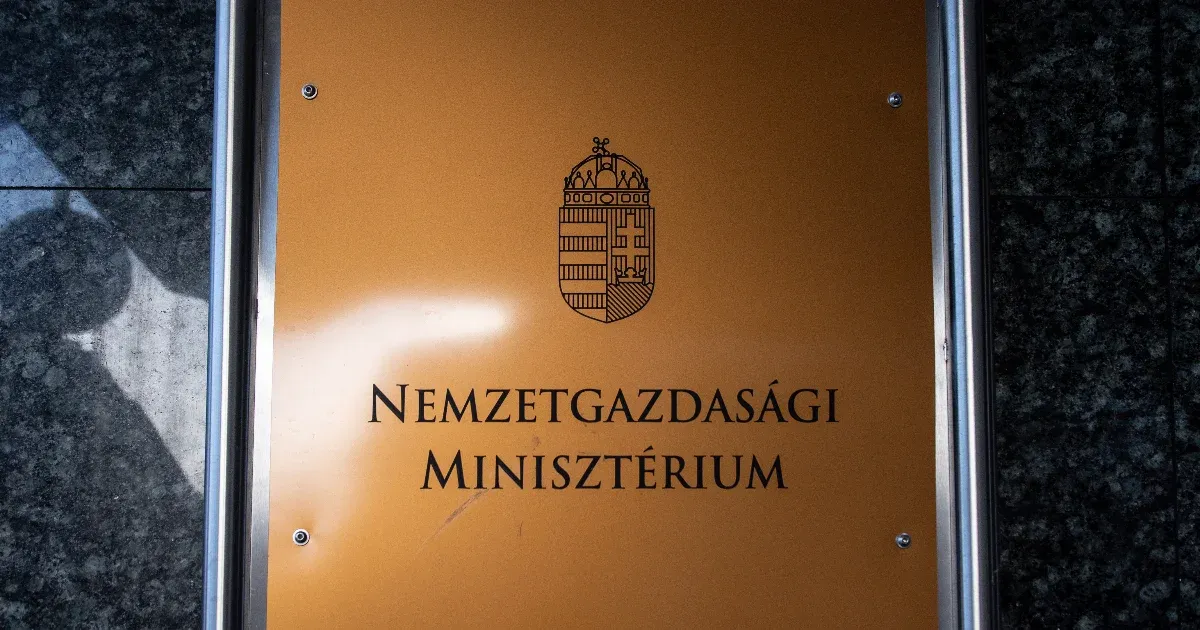 Az NGM szerint tĂ©ves hĂresztelĂ©s, hogy jövĹ‘re kevesebbet költenĂ©nek az egĂ©szsĂ©gĂĽgyre