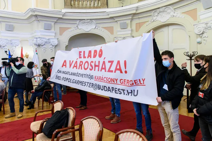 Évekig mantrázta a Fidesz, hogy Karácsonyék el akarják adni a városházát, de csak nem sikerült rájuk húzni