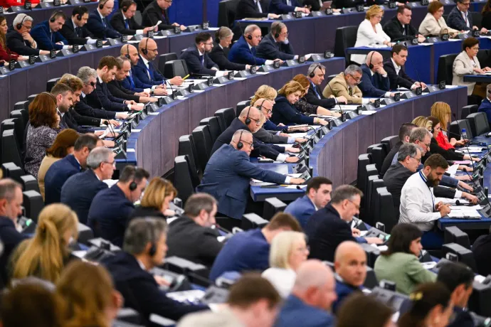 Az EP nagyobb, jogállamisághoz kötött többéves uniós költségvetést akar
