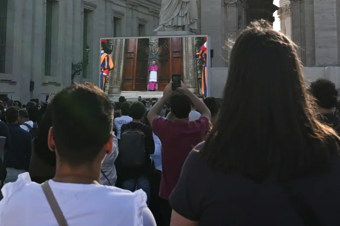 Bezárták a Sixtus-kápolnát, elkezdődött a pápaválasztás