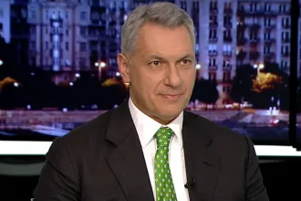 Lázár szerint ők nem terveznek jogi akadályokat gördíteni Magyar Péterék választási indulása elé