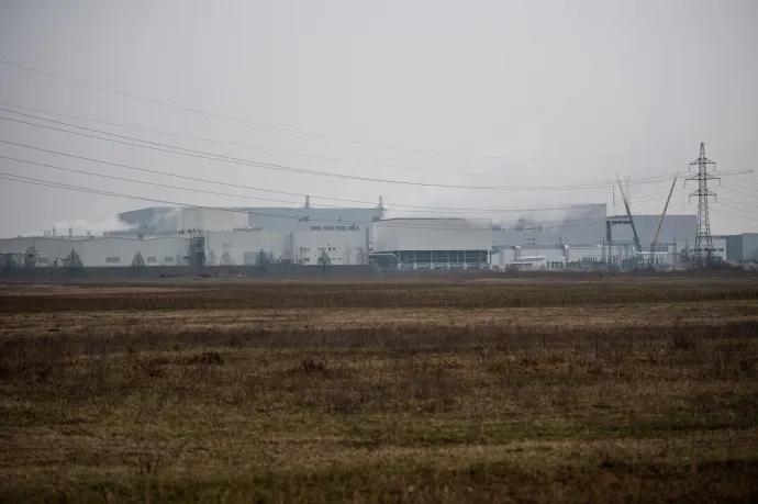 A GDP-vel együtt a magyar ipar is bezuhant