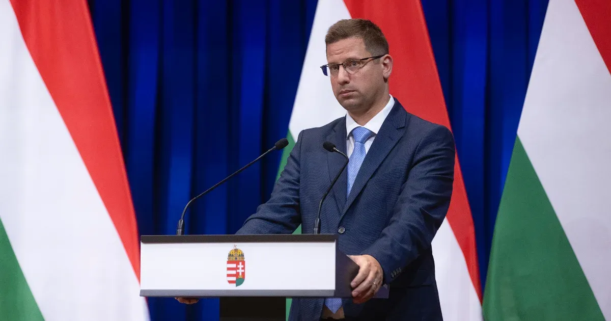 Ez egy lepkefing, mondta Gulyás Gergely a Magyar Péter által bemutatott hangfelvételről