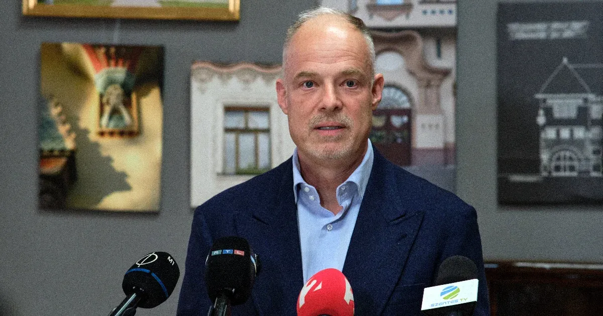 Reagált a honvédelmi miniszter Magyar Péter hangfelvételére