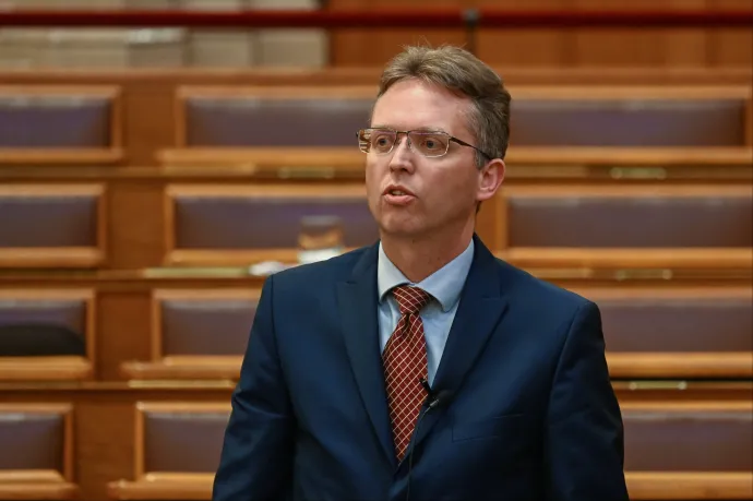 Ismét változtatna a kormány az örökbefogadási szabályokon