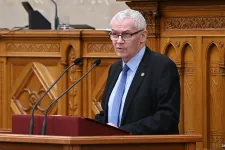 Hivatalos: Hende Csabát és Polt Pétert jelöli a Fidesz alkotmánybírónak
