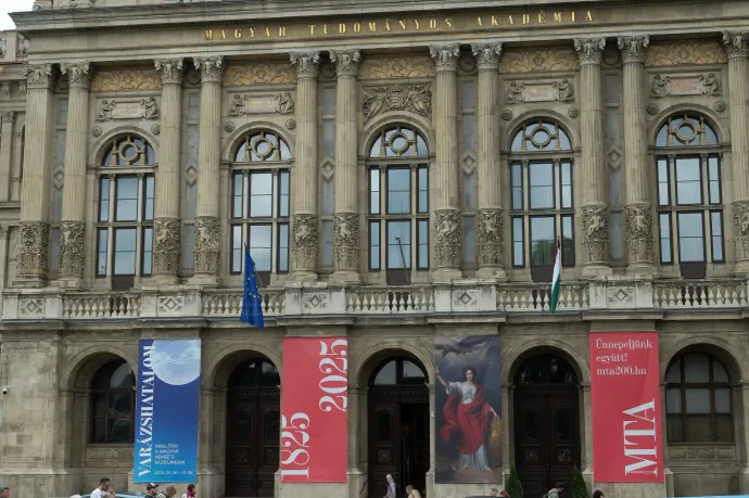 Három új romániai külső tagja van a MTA-nak