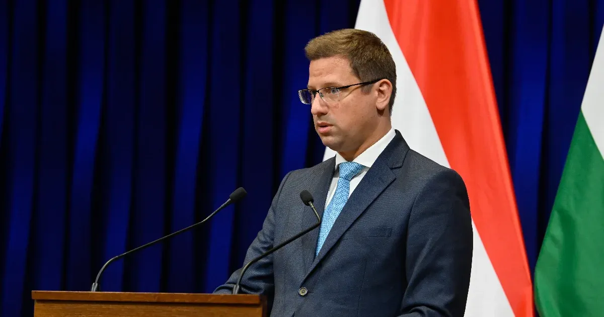 Ez egy lepkefing, mondta Gulyás Gergely a Magyar Péter által bemutatott hangfelvételről