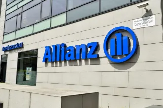 Hatott Nagy Márton nyomasztása, önkéntes díjstopot vezet be az Allianz