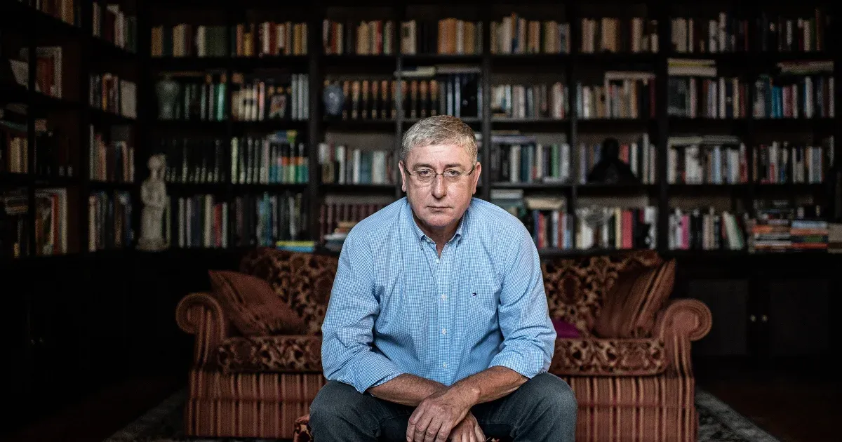 A narratĂvák alá temetett ember
