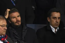 Negyedosztályú angol focicsapatot vett David Beckham