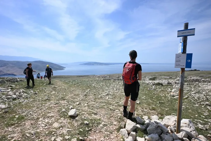 A Baskai-öböl, Ljubimer, és a Veliki Hlam távolról – Fotó: Tenczer Gábor / Telex