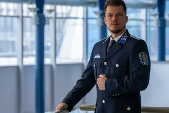 Fegyelmi eljárás indult a rendőr ellen, aki nem akarta, hogy egy államtitkár vele reklámozza a KDNP-t