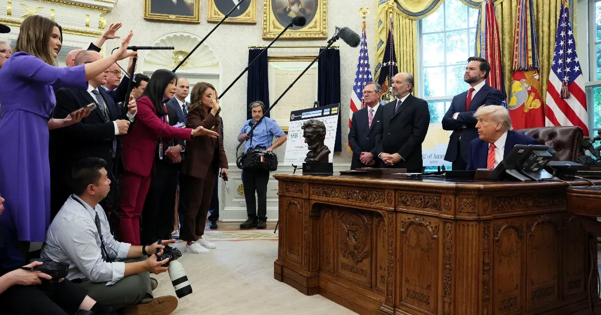 Megkötötte a vámmegállapodást Trump és az Egyesült Királyság