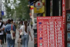 Ismét gyengült a lej az euróhoz képest