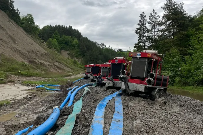 Ömlik a víz a parajdi sóbányába, három napja megállás nélkül szivattyúznak