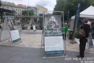 Soproni a Párbeszéd plakátkampányáról: A közterek nem vallásgyalázásra valók