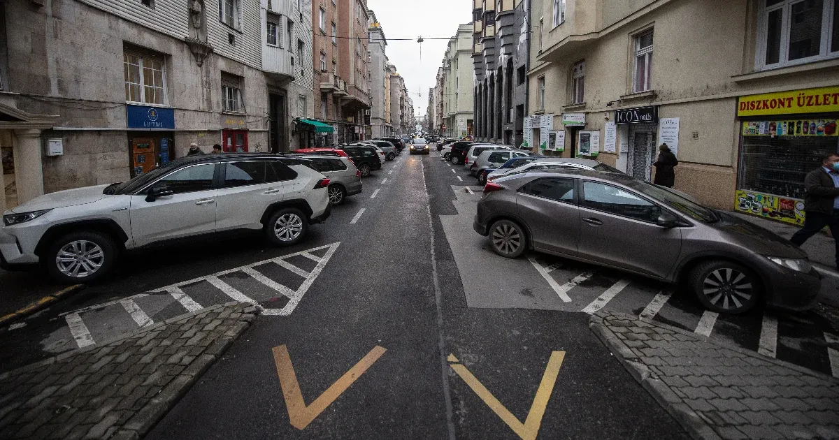 Megvizsgálták, elűzi-e az autĂłkat az utcákrĂłl, ha jelentĹ‘sen megemelik a lakossági parkolási dĂjat