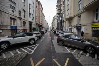 Megvizsgálták, elűzi-e az autókat az utcákról, ha jelentősen megemelik a lakossági parkolási díjat