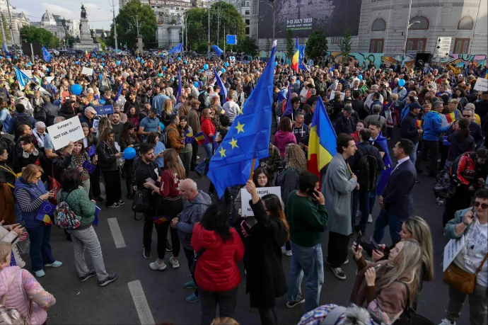 Tízezrek vonultak utcára Bukarestben Európa napján
