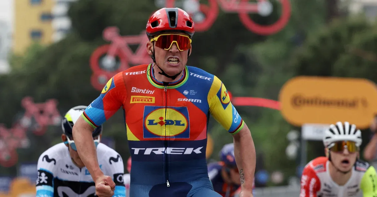 Albániából rajtolt el az idei Giro d'Italia, dán győzelem és nagy bukások az első napon