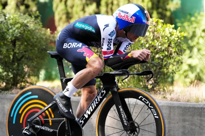 Roglič egy másodperccel átvette a vezetést a Giro d'Italián