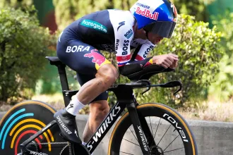 Roglič egy másodperccel átvette a vezetést a Giro d'Italián