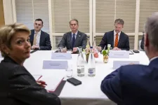 Trump szerint konstruktívan tárgyaltak a kínaiakkal a teljes újraindításról