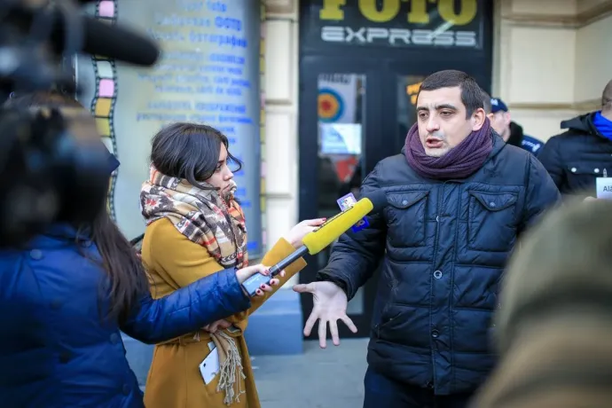 Feljelentett egy újságírót az AUR, mert valótlan állításokat is tartalmazó listát tett közzé a PSD és az AUR politikusairól