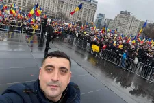 Mit kezdjek veletek? – Simion megfenyegette azokat, akik a szélsőjobb ellen kampányolnak