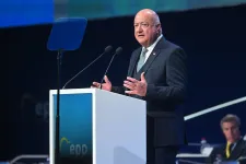 A NATO-ból nem kér, a francia atomvédernyőből igen az osztrák kancellár