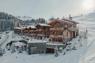 Ingatlanos nagyágyúkkal akart üzletelni az MNB-alapítvány, végül akkorát bukott a svájci luxusingatlanokon, hogy az már szinte művészet