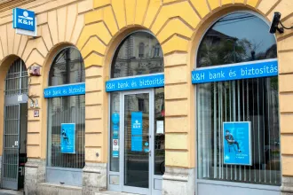Késnek a nyugdíjak a K&H, technikai zavar történt
