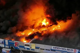 Bezáratják a krakkói orosz konzulátust, mert a lengyelek szerint az oroszok rendelték meg a tavalyi varsói tüzet
