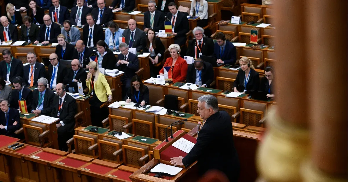 Ukrajna kész a tűzszünetre, jelentette ki a magyar Parlamentben az ukrán házelnök