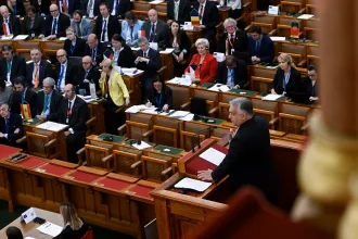 Ukrajna kész a tűzszünetre, jelentette ki a magyar Parlamentben az ukrán házelnök