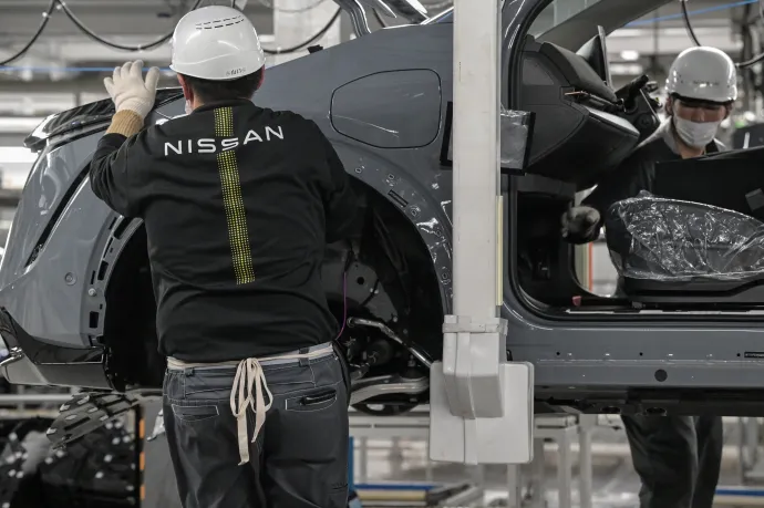 Újabb 11 ezer embert küld el a vergődő Nissan