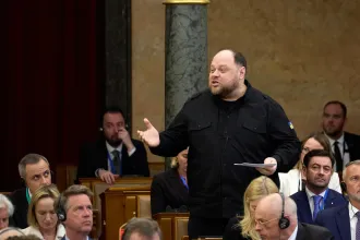 Ukrajna kész a tűzszünetre, jelentette ki a magyar Parlamentben az ukrán házelnök