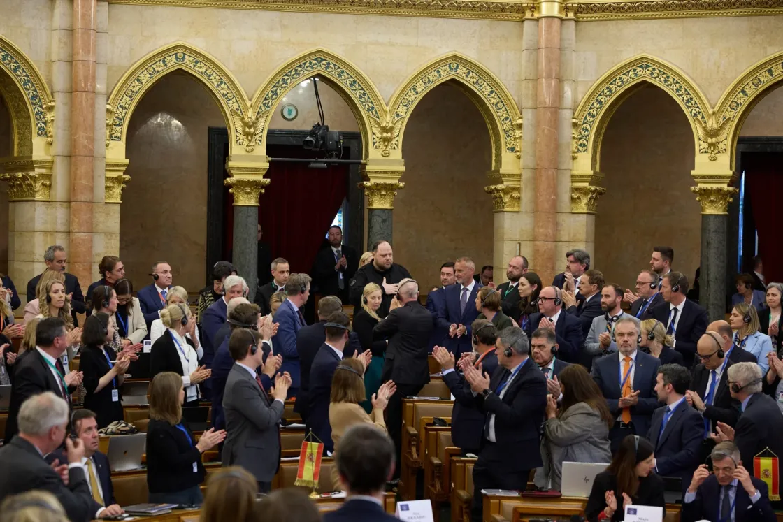 Ukrajna kész a tűzszünetre, jelentette ki a magyar Parlamentben az ukrán házelnök
