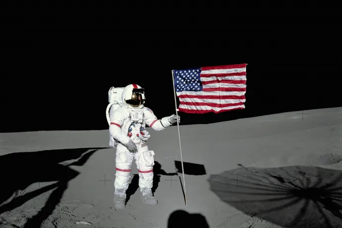 Az első amerikai űrhajós egy hatástalan műtétnek köszönhette, hogy a legidősebb holdra szálló lett belőle