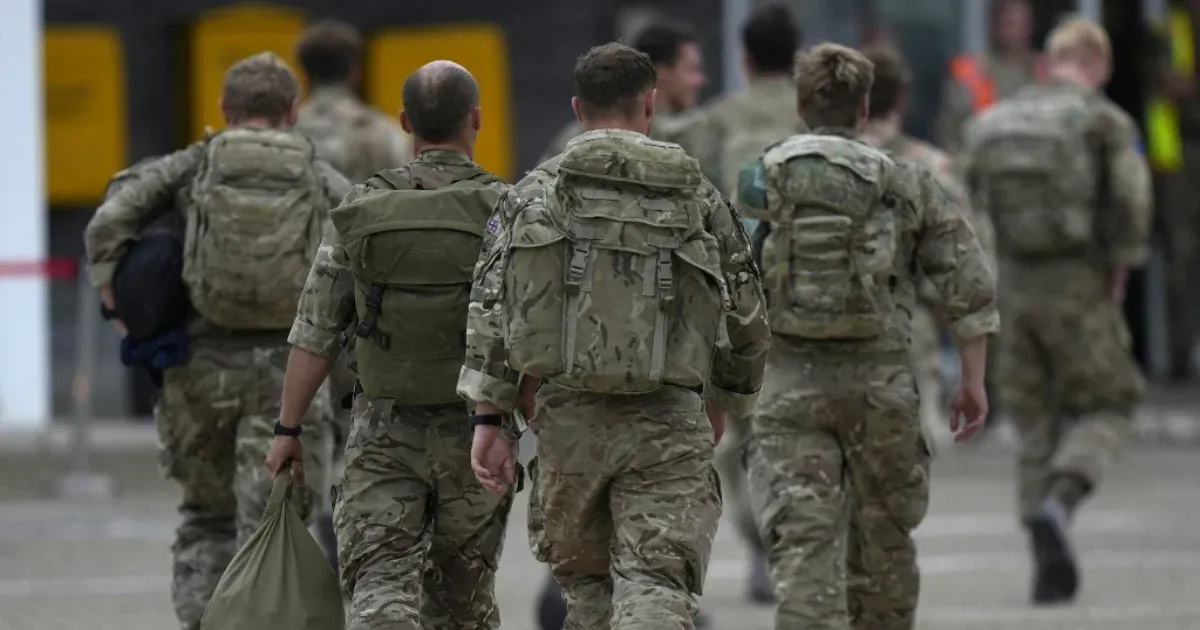 „Megbilincselték, majd lelőtték” – gyerekek kivégzéséről, pszichopata bajtársakról számoltak be a brit elit alakulat egykori katonái